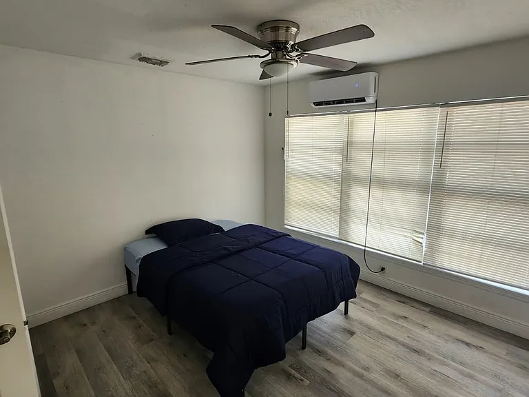 1605 N Gomez Ave — Photo 40