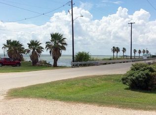 106 E Bay Ave #106, Seadrift, TX 77983