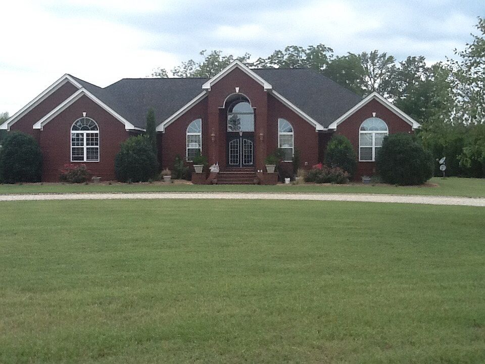 1st image of 63 Leann Dr.