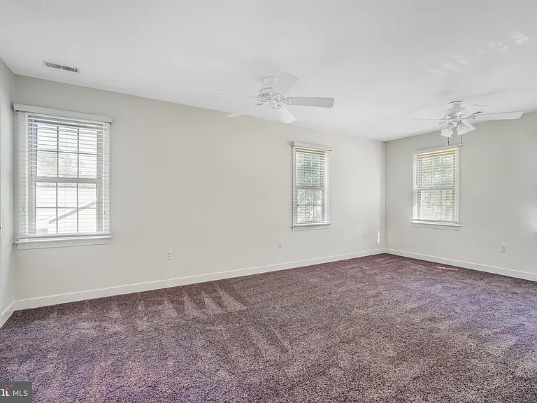 629 Lancaster St — Photo 29