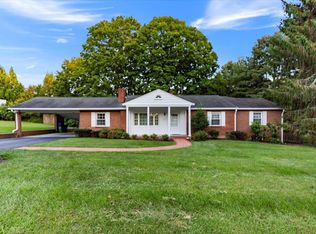 502 Country Club Dr SE, Blacksburg, VA 24060