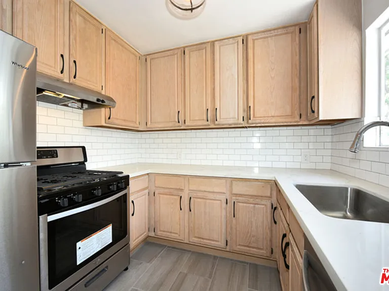 2427 Centinela Ave #G — Photo 9