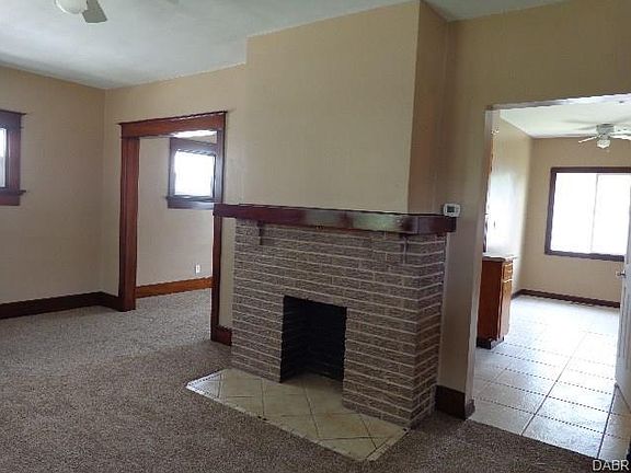 3rd image of 442 Watervliet Ave