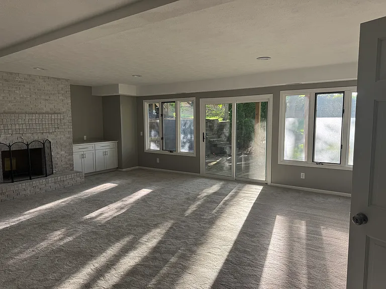 16728 Leavenworth Cir — Photo 45