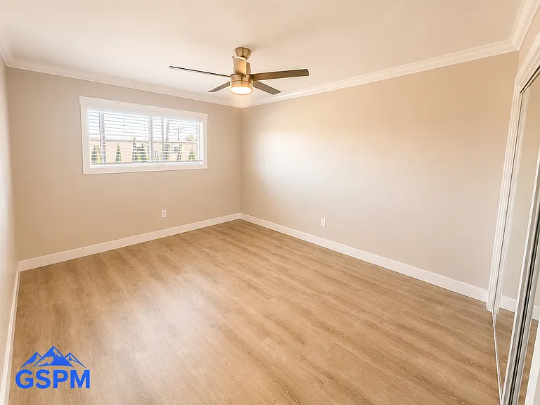 Emerald Ave Apartments — Photo 7