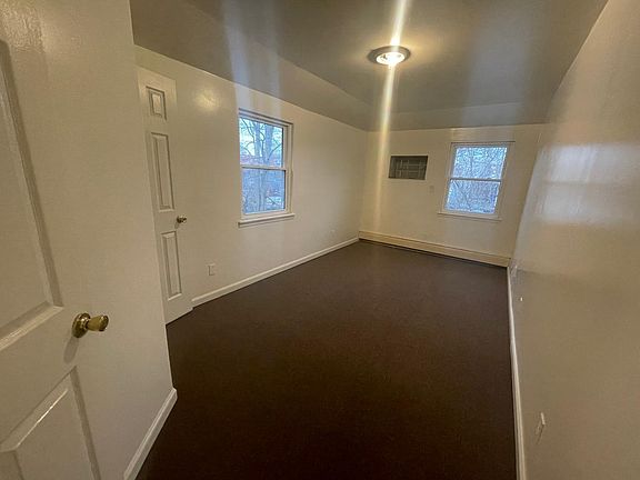4th image of 4056 Grace Ave #2