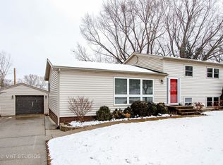 3710 W Clover Ave, McHenry, IL 60050