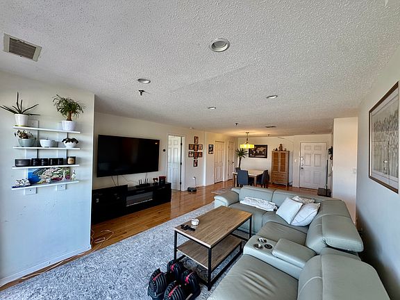 5th image of 3920 Mystic Valley Pkwy APT 402