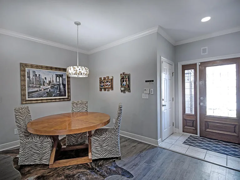 Charleston Cir — Photo 31
