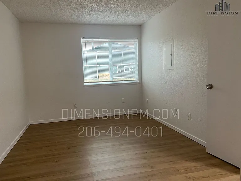 2 & 3 Bedroom Apartments Near Trail! — Photo 23