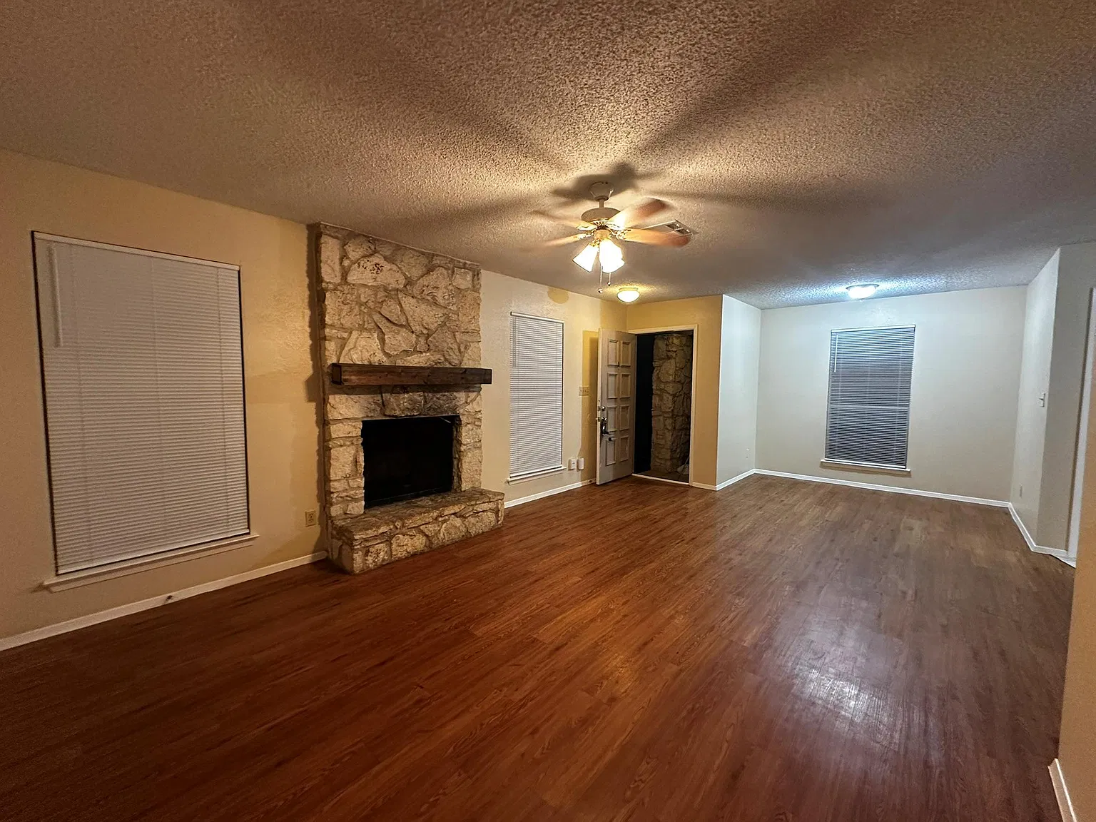 2 bed, 1.0 bath, 1748 sqft, $1,495 — Photo 2