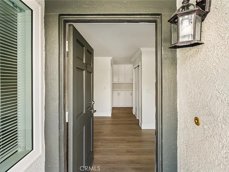 4032 Howard Ave — Photo 5
