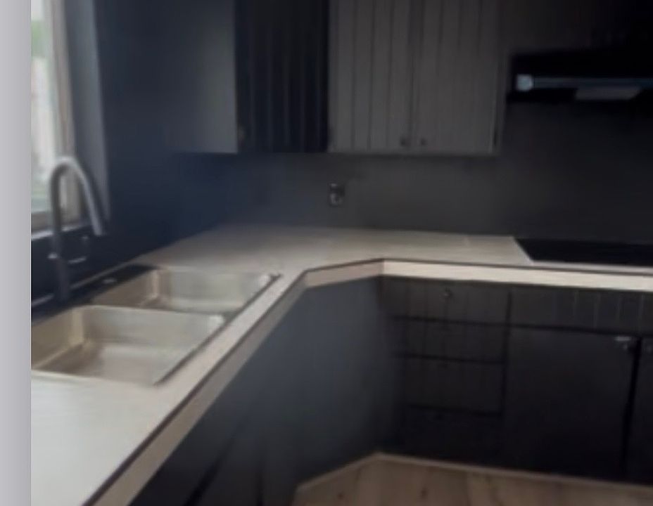 2nd image of 47 B St