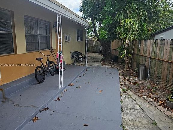 3rd image of 1840 Fern Rd #3