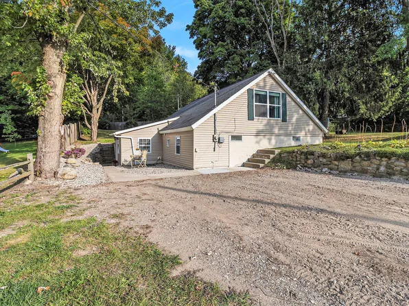 152 Sessions Rd, Shelby, MI 49455