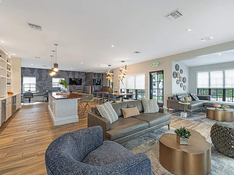Riverhouse at 11th Apartments — Photo 13