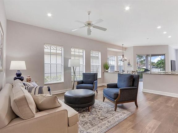 4th image of 738 Pinehurst Way