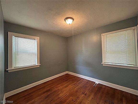 4th image of 10613 Avon Ave