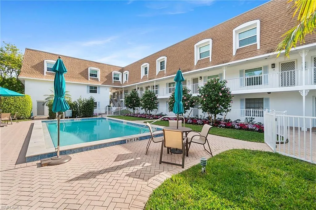 2 bed, 2.0 bath, 1125 sqft, $5,500 — Photo 2