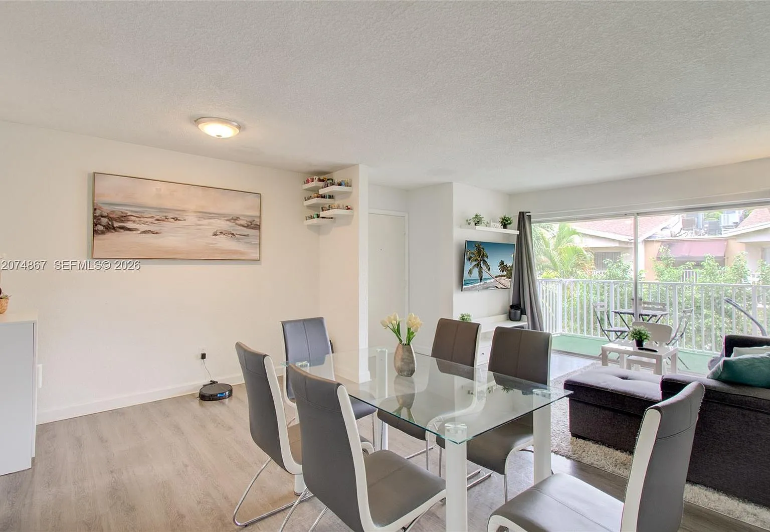 Doral Gardens Condo — Photo 4