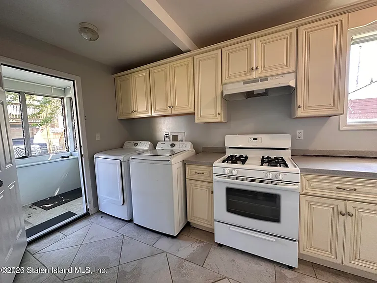 44 Milbank Rd — Photo 7