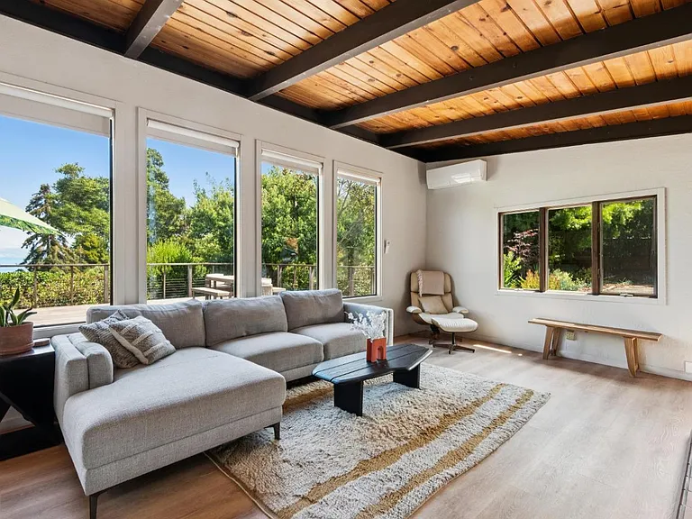 4350 Paradise Dr — Photo 6