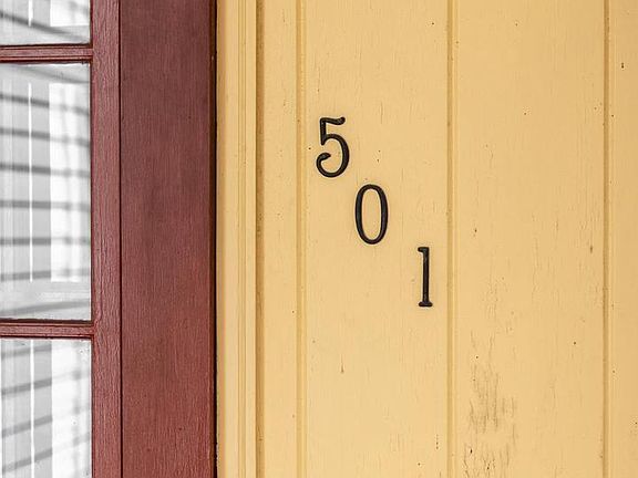 3rd image of 501 W Hubler Rd