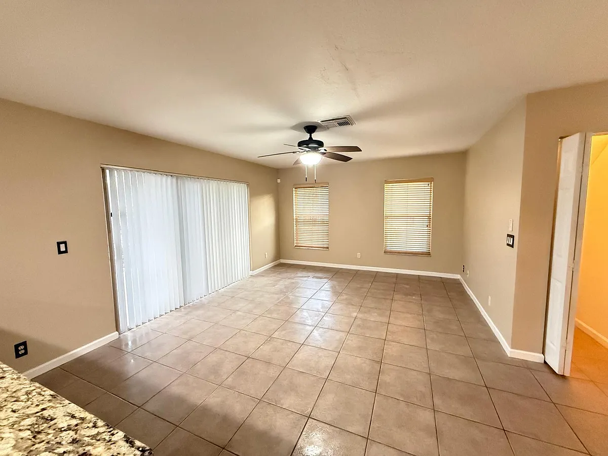 Building Photo - 1533 Rialto Dr