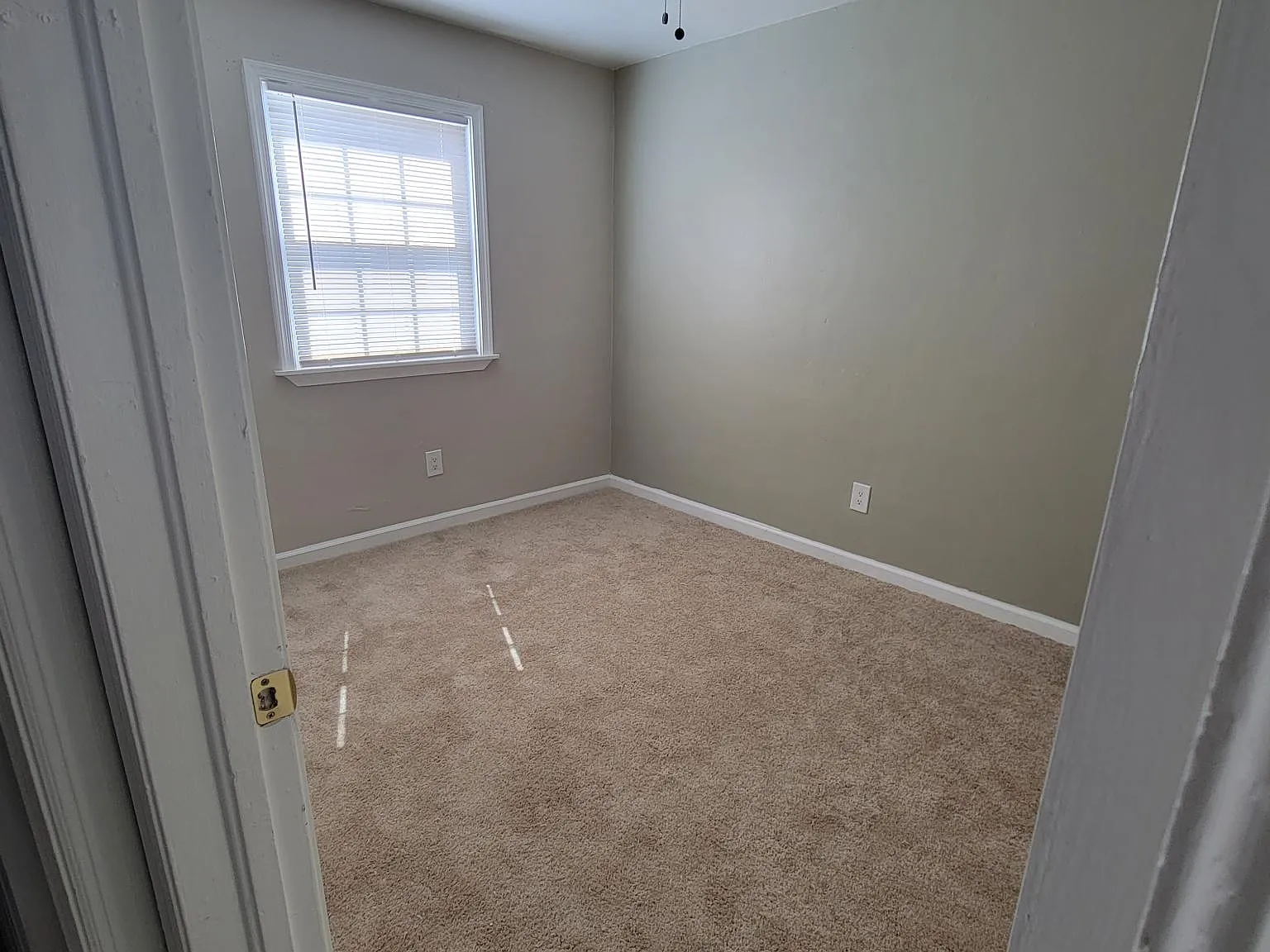 2 bed, 850 sqft, $1,299 — Photo 2