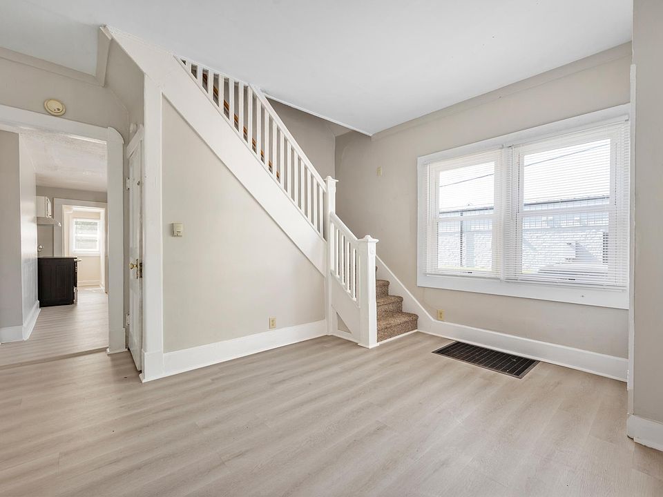 1st image of 104 S Elder Ave #104