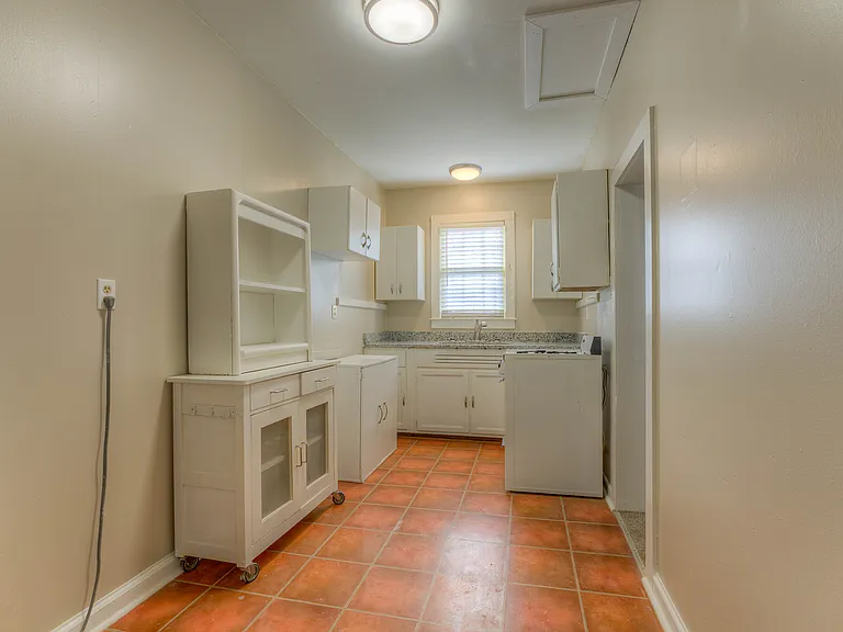 1195 Dorothy Pl #B — Photo 10