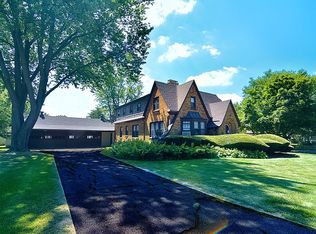 481 River Bluff Rd, Elgin, IL 60120