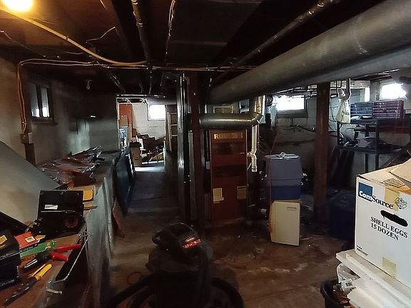 3rd image of 105 N 3rd St