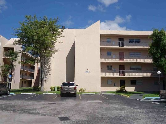 1st image of 13715 Kendale Lakes Cir #A116