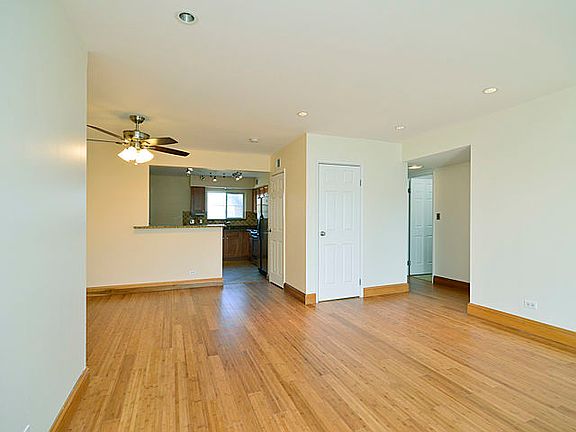 4th image of 9478 Bay Colony Dr APT 3S