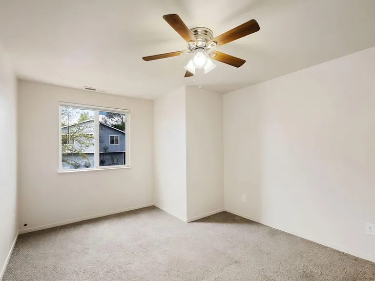 4036 Village Dr — Photo 11
