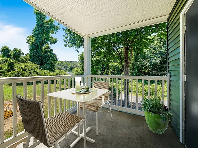 Lauren - 2 Bed / 1 Bath - 872 Sq.Ft.