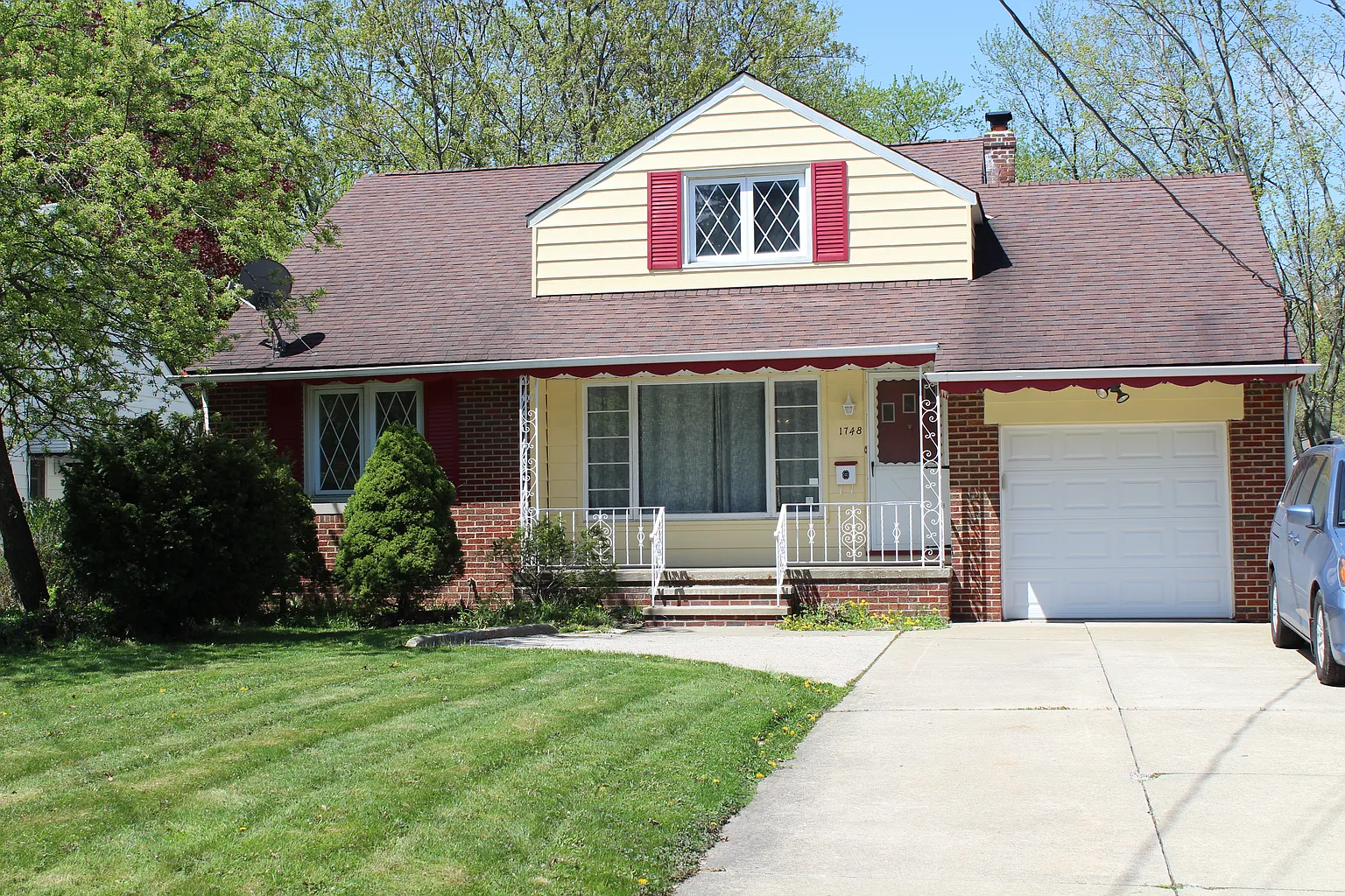 1748 Brainard Rd photo 1