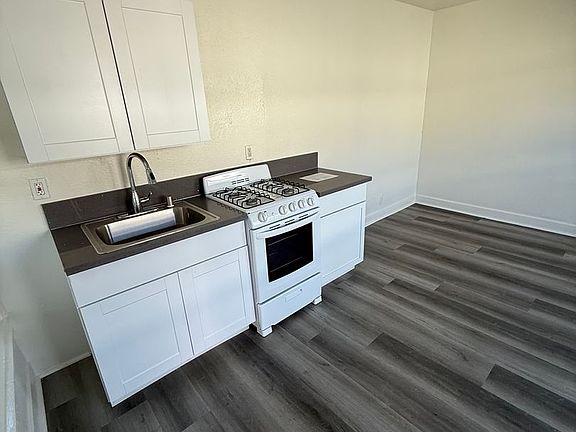 3rd image of 6638 N Figueroa St #6640-3/4