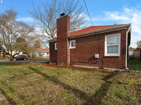 4th image of 119 NW 40th St