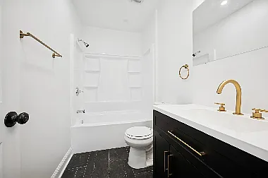 236 W Harvey St #A — Photo 8