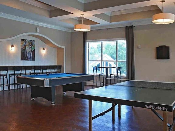 3rd image of 120 15th St E APT 323