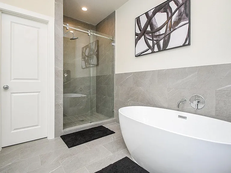 139 Eastwood St — Photo 13