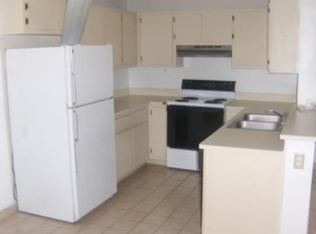 250 Palm Cir W APT 204, Hollywood, FL 33025