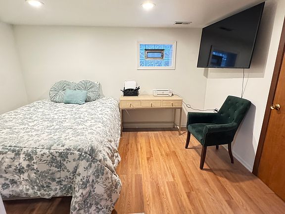 5th image of 4222 N Mulligan Ave #3