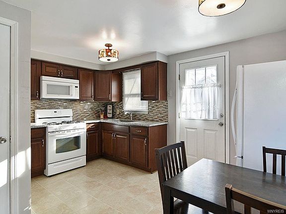 3rd image of 93 Norman Ave