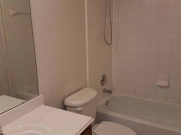 4th image of 305 Foreston Dr