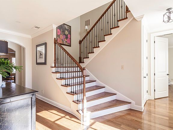 4th image of 9106 Enclave Green Ln N
