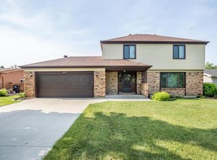 2559 Willow Rd N, Fargo, ND 58102