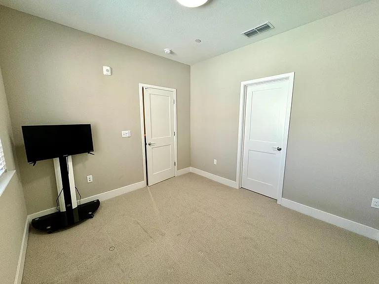649 Sandalwood Dr #4 — Photo 27